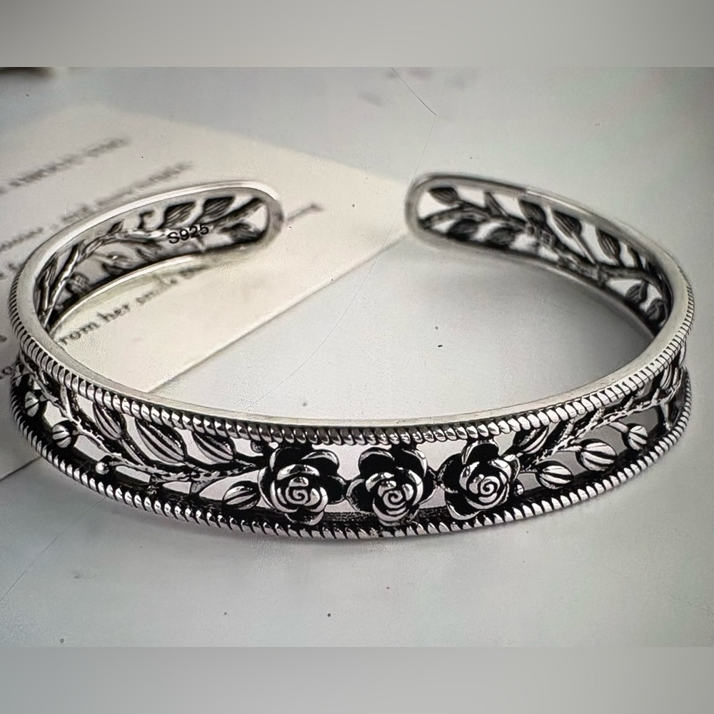 Elegant 925 Sterling Silver Floral Bracelet‎